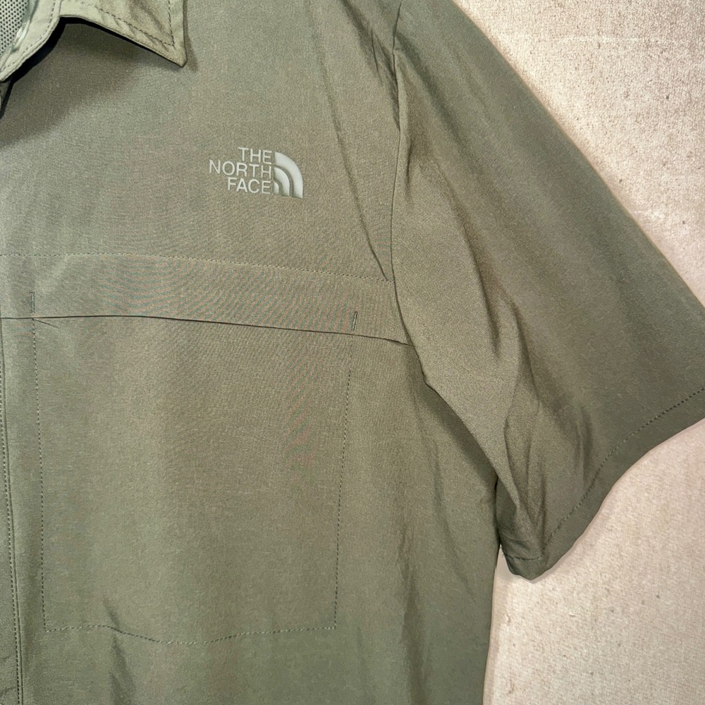 The North Face Mens Large Olive Green Short Sleeve Snap Front Vented Hiking